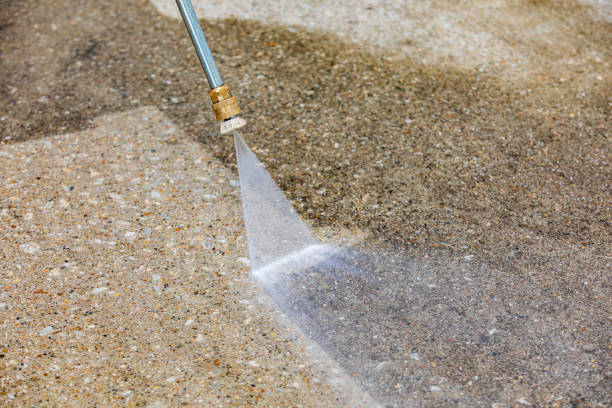 Best Sign and Awning Cleaning  in Brady, TX